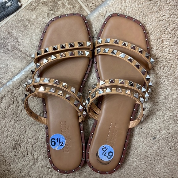 Tan studded slip on sandals. Size 6.5 - Picture 5 of 5